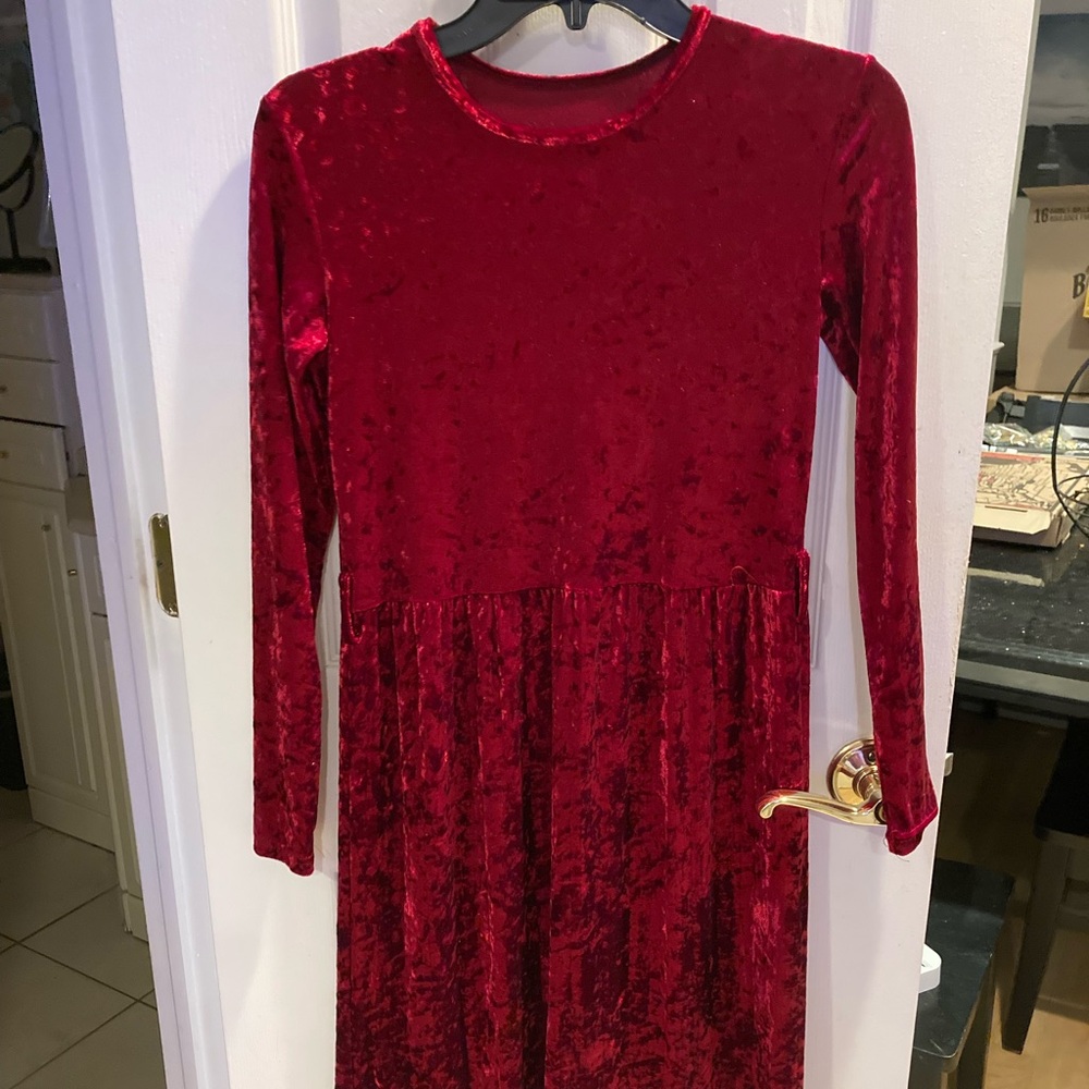 Super shiny! Crushed red velvet dress